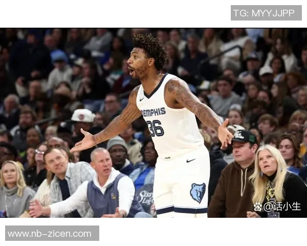 积极性拉满!斯玛特左右手连续干扰传球 救球飞出底线 积极性拉满!斯玛特左右手连续干扰传球 救球飞出底线